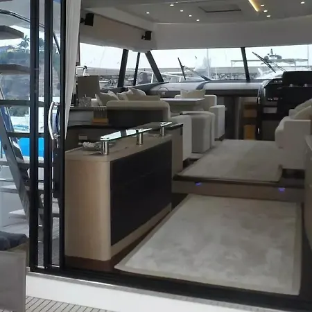 Marina Frapa Hotel en barco